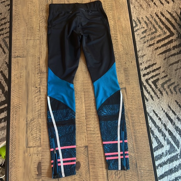 New Balance Leggings w/ Zipper Ankles - Picture 5 of 11